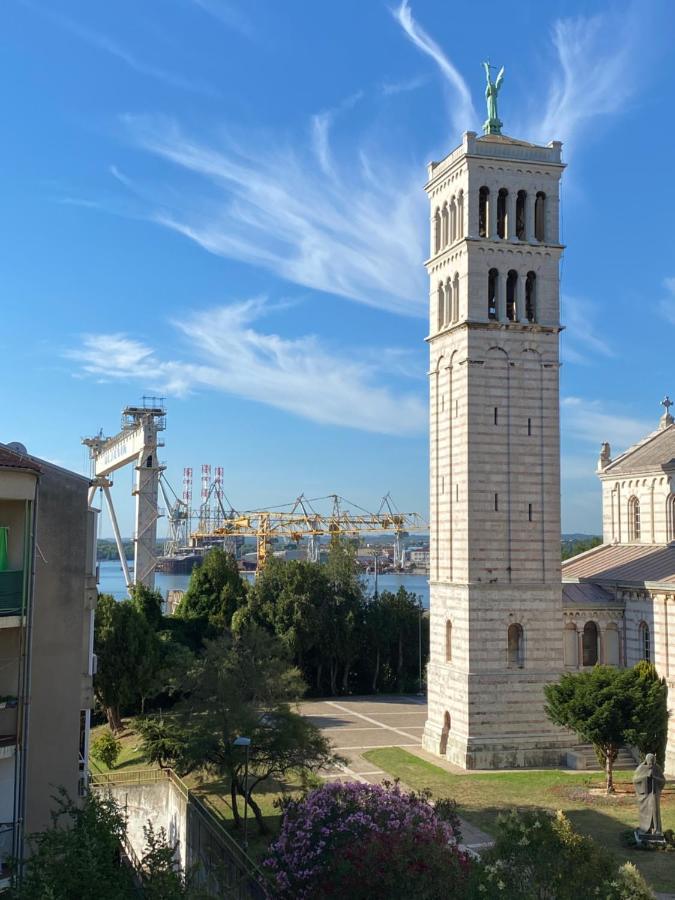 شقة New Stylish & Modern Studio Apart - With Sea View بولا المظهر الخارجي الصورة