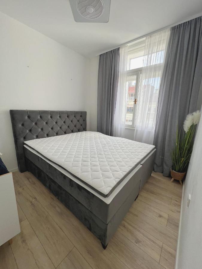 شقة New Stylish & Modern Studio Apart - With Sea View بولا المظهر الخارجي الصورة