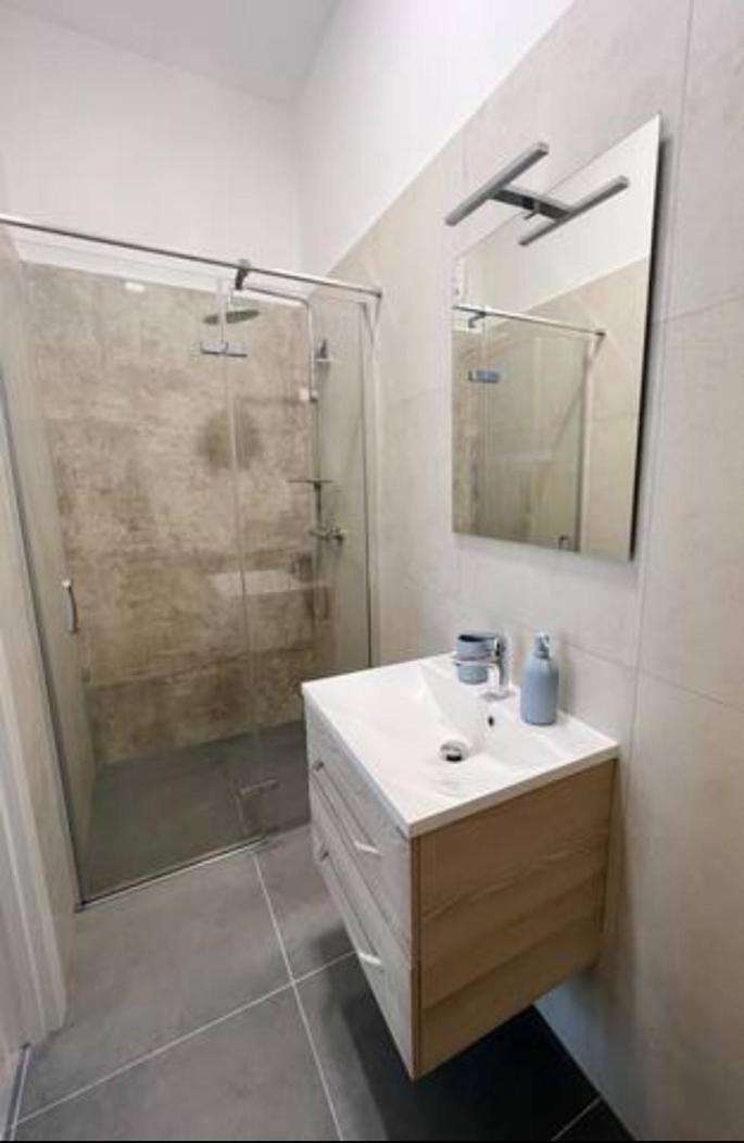 شقة New Stylish & Modern Studio Apart - With Sea View بولا المظهر الخارجي الصورة